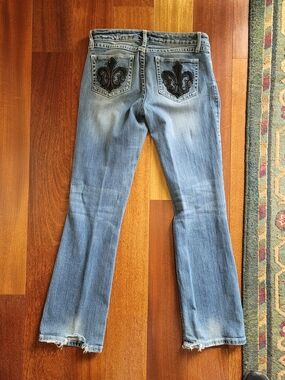 Wrangler Rock 47 Womans Jeans With Fleur-de-lis Bedazzled Butt Size 3 32